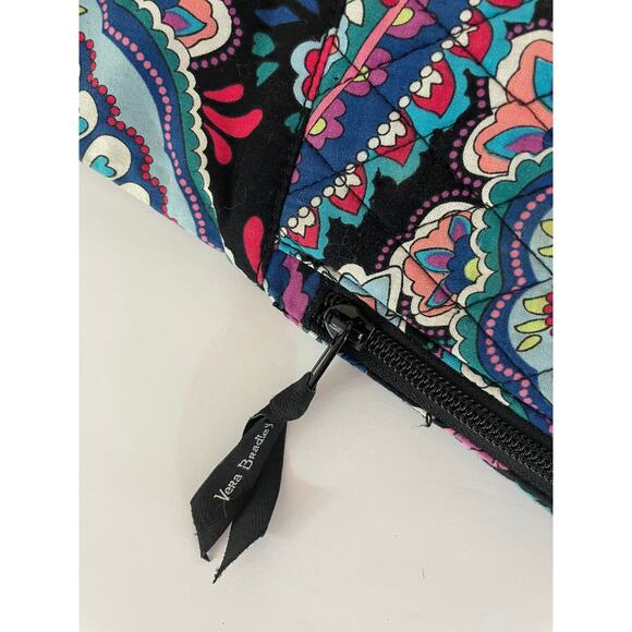 Vera Bradleyl Sling Backpack Haymarket Paisley Design Excellent Condition - Picture 2 of 5